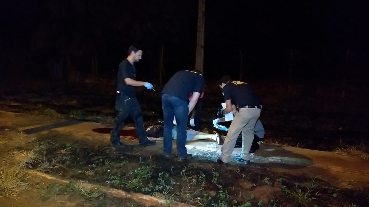 Homem é morto com 4 tiros nas costas em dourados