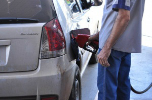 Venda de gasolina e diesel tem queda em 2015, mas etanol se mantém estável Apesar de liderar o mercado, distribuidora BR também sentiu retração nas vendas em MS (Foto: Marcelo Calazans)