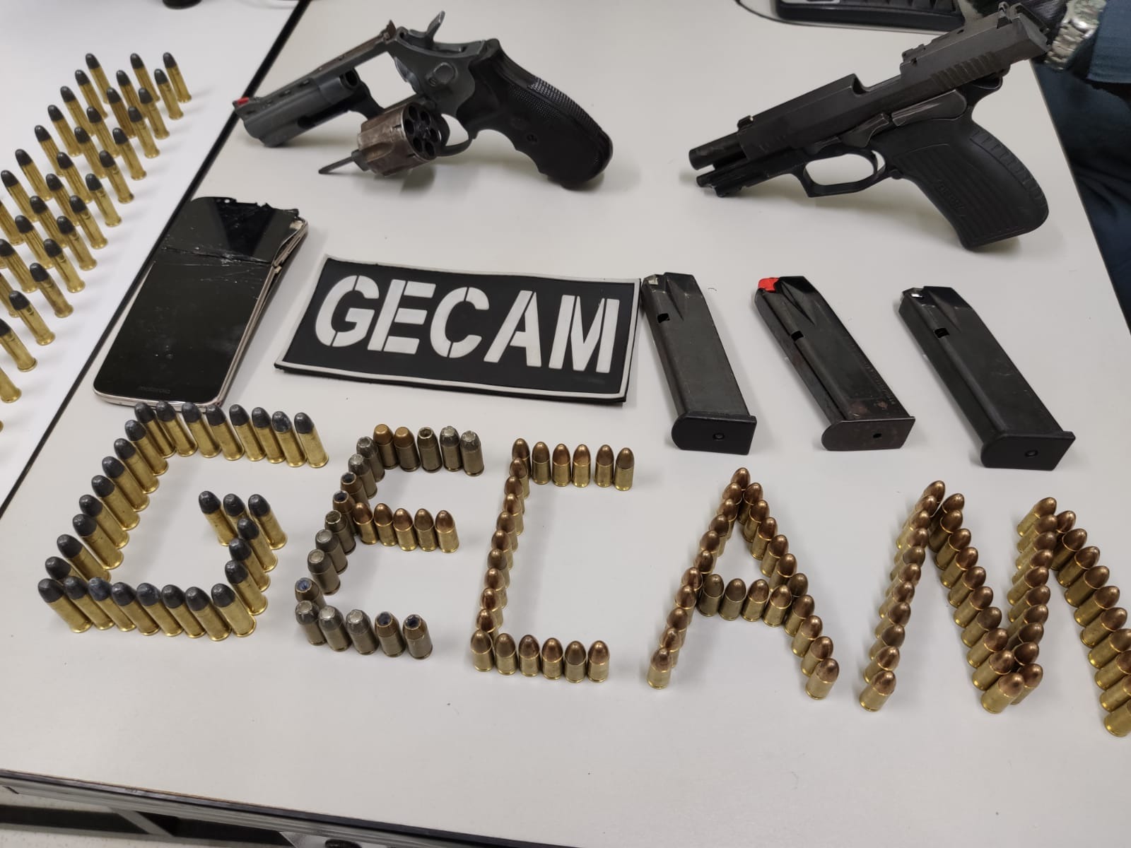 Juiz decreta preventiva de preso em flagrante com armamento