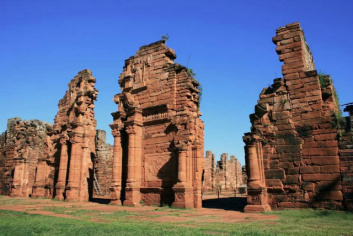 As ruínas de San Ignácio estão entre as sugestões para os brasileiros que visitam Foz do Iguaçu (Foto: diegorayaces/Shutterstock)