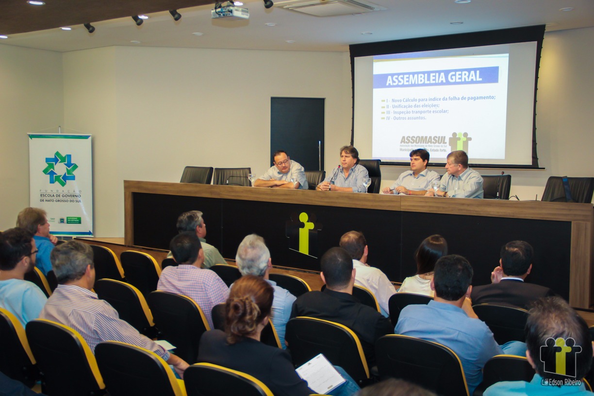 Caravina fala em assembleia-geral da Assomasul. Foto; Edson Ribeiro