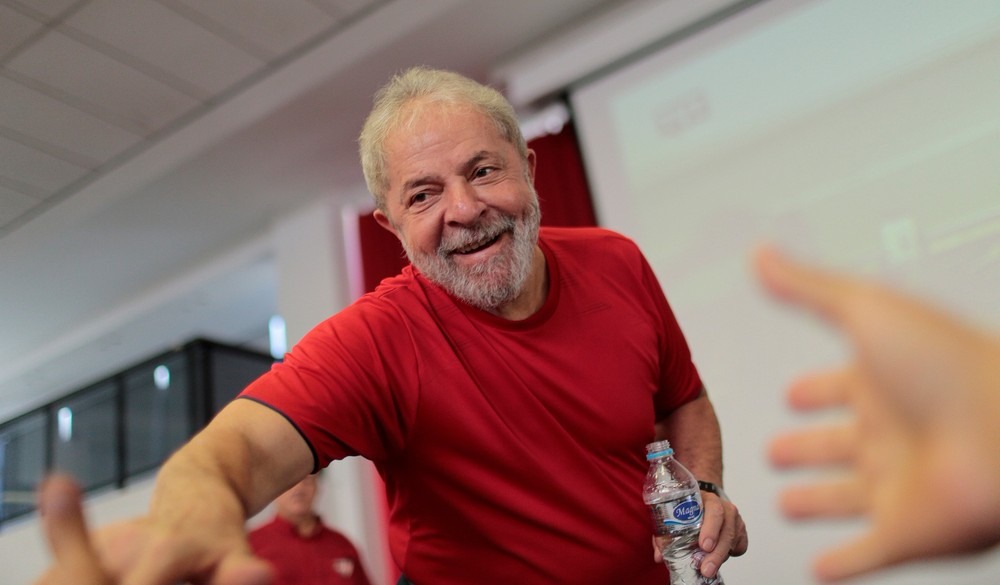 O ex-presidente Luiz Inácio Lula da Silva, em imagem do último dia 24, após chegar ao sindicato metalúrgico em São Bernardo do Campo (Foto: Leonardo Benassatto/Reuters)