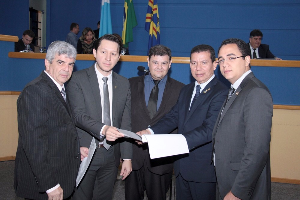 Justiça nega pedido de sindicato para suspender CPI do Táxi CPI do Táxi: Veterinário Francisco (PSB), Junior Longo (PSDB), Vinicius Siqueira (DEM), Pastor Jeremias Flores (PT do B) e Odilon de Oliveira (PDT) (Foto: Izaias Medeiros/Câmara Municipal de Campo Grande)