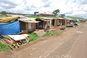 O acampamento ainda está intacto. 