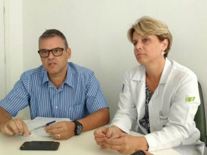 HU paga fornecedores e continua fechado à espera de convênio com Prefeitura Servidores do HU, Luiz e Débora. (Foto: André Bittar)
