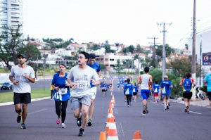 Corrida e Caminhada reuniram 700 pessoas em circuito próximo ao Parque das Nações Indígenas(Foto: Deivison Souza / Direto das Ruas)
