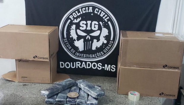 Homem que vendia drogas a outros lugares pelo correio é preso em hotel Homem que vendia drogas a outros lugares pelo correio é preso em hotel