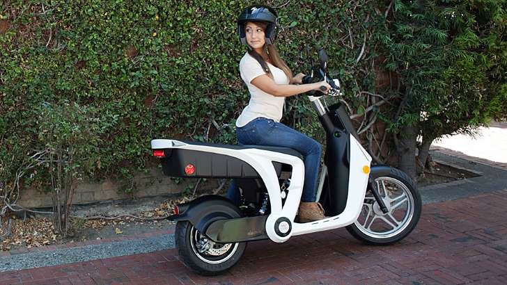 © Divulgação/GenZe GenZe: moto com bateria removível facilita recarregamento