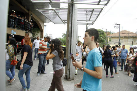 Candidatos em local de prova do Enem
Daia Oliver, do R7