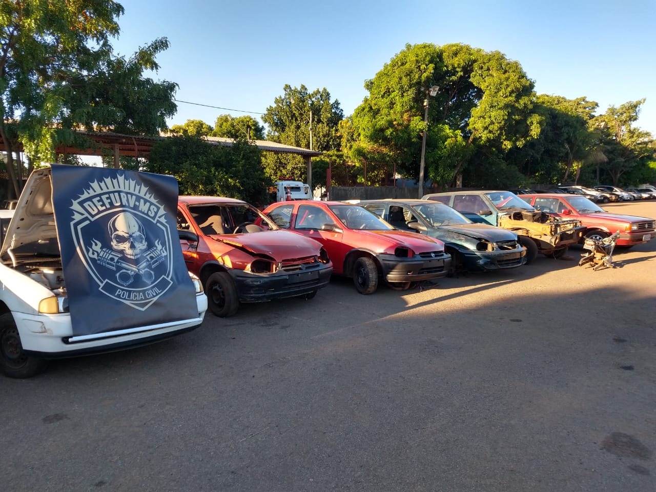 Defurv descobre desmanche e recupera sete veículos na capital