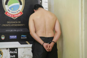 O suspeito foi preso nesta manhã. (Foto: Marcos Ermínio)