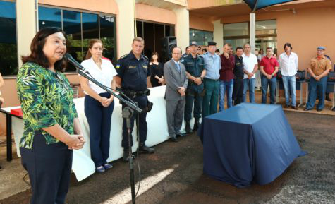 Prefeita Délia Razuk ao lado de demais autoridades civis e militares, acompanha cerimônia e fala do trabalho realizado pela GM – A. Frota
