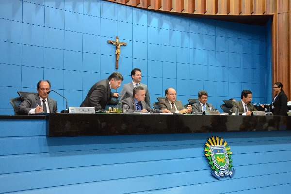 Sessão solene reabre atividades da Assembleia Legislativa nesta terça Sessão plenária de 5 Dezembro. Arquivo.