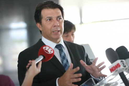 Relator da reforma previdenciária diz que aposentadoria integral "não existe" Após reunião com o ministro da Casa Civil, Eliseu Padilha, o relator da reforma da Previdência na Câmara dos Deputados, Arthur Maia, dá entrevista no Palácio do Planalto Antonio Cruz/ Agência Brasil