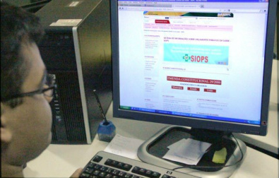 Governo estaduais e municipais devem informar gastos efetuados em 2015
