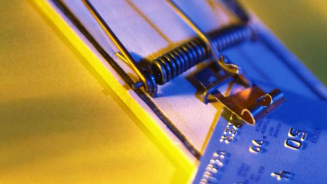 4 hábitos de crédito que parecem bons, mas não são Pagar a fatura em dia e somente realizar compras de alto valor no cartão de crédito pode não ser o mais adequado em algumas situações