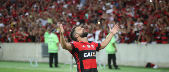 Brasileiros entram em campo nesta quarta pela Libertadores © Reuters