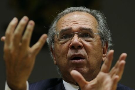 BC vai 'chuveirar dinheiro' se houver depressão econômica, diz Guedes Guedes diz que sinais vitais da economia estão preservados
Fabio Rodrigues Pozzebom/Agência Brasil