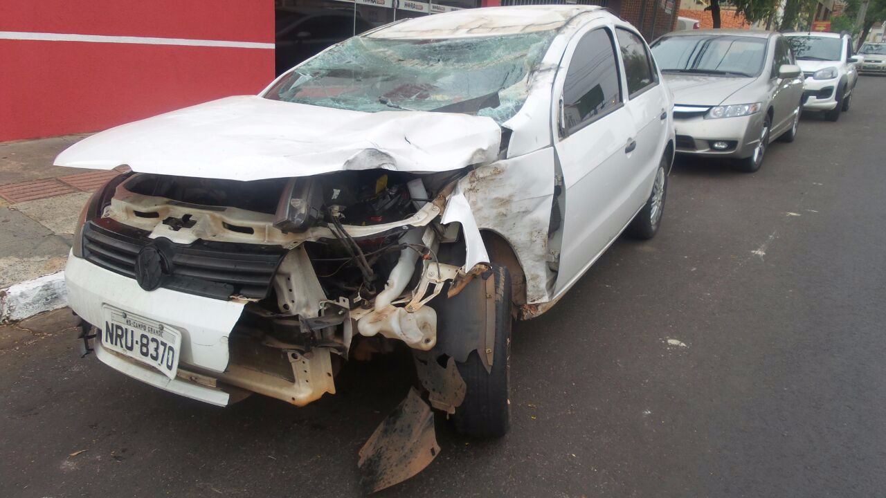 Assaltantes são presos após capotar carro roubado no Parque dos Poderes
