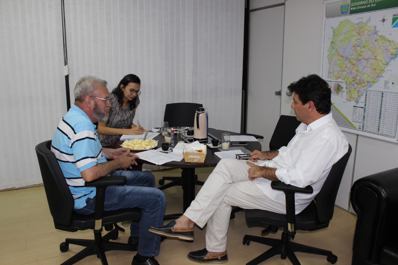 Ministério e Secretaria Estadual propõem plano emergencial para a saúde de Dourados Ministro Henrique Mandetta e secretário Geraldo Resende discutem proposta para a saúde de Dourados.