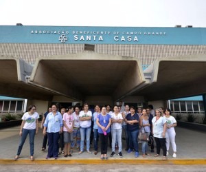 Eles reclamam que atraso salarial é frequente - Álvaro Rezende