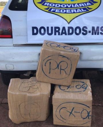 PRF prende dupla com maconha na BR-463