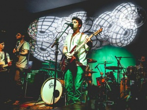 Comemorando CD e DVD ao vivo, Banda Rozeta apresenta o reggae meio rock