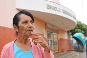 Cresce número de escolas públicas que "furam" a greve na Capital Ivone acreditou que a greve iria prejudicar o ano letivo dos alunos (Foto: Alcides Neto)