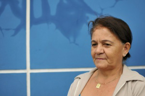 Cresce número de escolas públicas que "furam" a greve na Capital Eunice apoiou o funcionamento da escola (Foto: Alcides Neto)