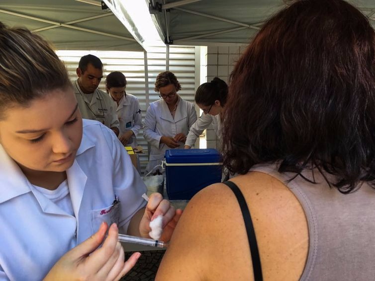 Vacinação contra a febre amarela é intensificada em região Sul Flavia Villela/Agência Brasil