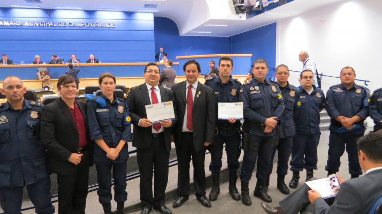 Secretaria de segurança e guarda municipal recebem homenagens na câmara