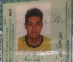 Motociclista morre após colidir moto em árvore em Assentamento Motociclista morre após colidir moto em árvore em Assentamento