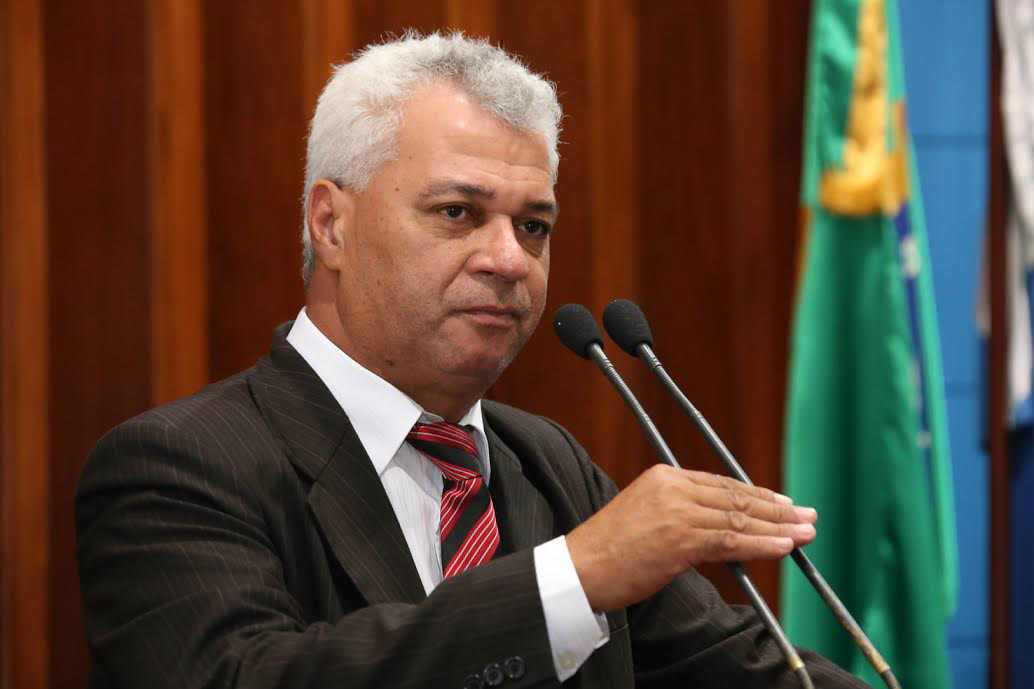 Em pronunciamento o deputado Cabo Almi diz que hoje é um dia histórico, de protesto e indignação