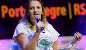 Fórum Social lembra “atingidos ocultos” do desastre de Mariana Neudicléia Oliveira, da coordenação nacional do Movimento dos Atingidos por Barragens, debate as consequências da tragédia de Mariana, no Fórum Social TemáticoMarcelo Camargo/Agência Brasil