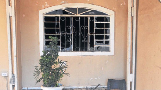 Casa de suspeito de assassinar Kauan foi depredada - Foto: Valdenir Rezende/Correio do Estado