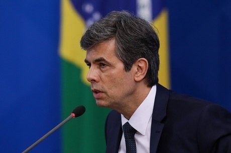Teich diz que Dia das Mães reflete tristeza pelas mortes por covid-19 Ministério da Saúde trabalha “sem parar”, diz Teich
José Dias/PR