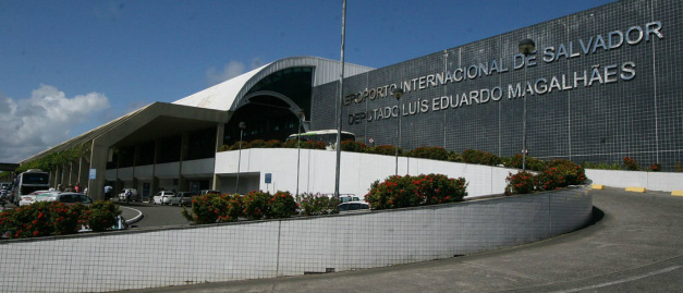 Grupos levam 4 aeroportos em leilão com oferta de R$ 3,7 bilhões © Folhapress