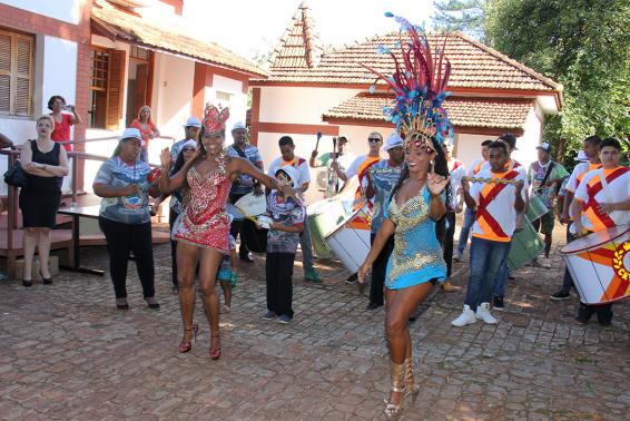 Prefeitura garante festa das escolas de samba da Capital, investindo R$ 180 mil no Carnaval 2016 Prefeitura garante festa das escolas de samba da Capital, investindo R$ 180 mil no Carnaval 2016