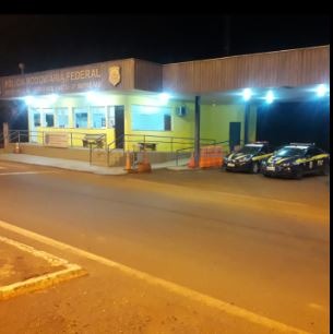 Bombeiro e uma mulher são flagrados transportando maconha e skank pela BR-163