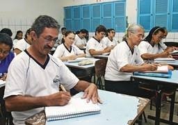 Só um em cada cinco candidatos do Encceja conseguiu nota mínima em todas as provas