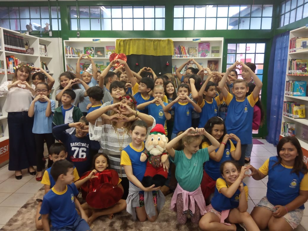 Biblioteca da Escola Municipal Avani Fehlauer, no Jardim Flórida I, atende aos alunos e à comunidade em geral. Divulgação