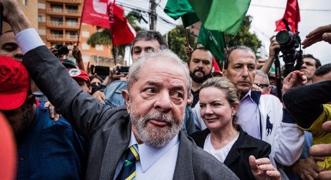 Lula reencontra Moro para explicar terreno de instituto e apê no ABC Lula volta a depor a Sérgio Moro hoje: desta vez, o assunto é o Instituto Lula
Bruno Santos/10.05.2017/Folhapress
