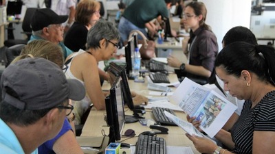 Prefeitura inicia processo de restituição da taxa do lixo na central de atendimento