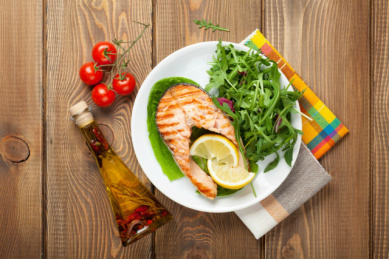 Saiba como deve ser a alimentação esportiva e o que evitar A alimentação ideal deve reunir alimentos leves, mas capazes de oferecer a energia que o corpo precisa (Foto: Shutterstock)