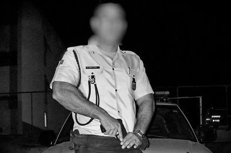 Policial militar do DF usa rede social para chamar modelos plus size de "leitoas" Na rede social, o policial exibe algumas fotografias com farda da PM, armas e viaturas
Divulgação/ Arquivo pessoal