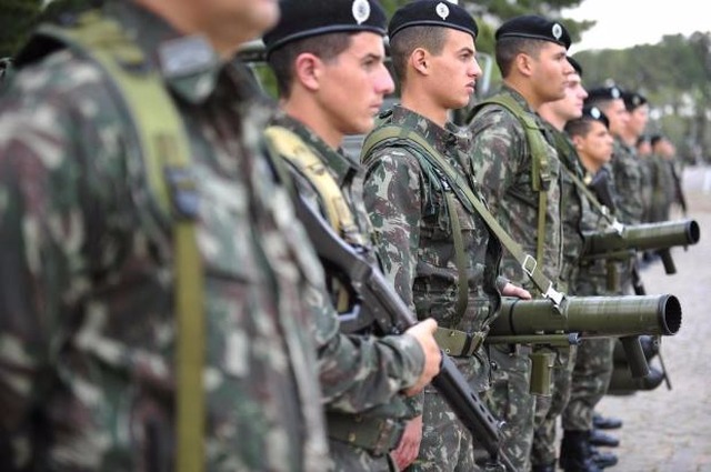 Exército abre inscrições para militares temporários com salário de R$ 8 mil Exército abre inscrições para militares temporários com salário de R$ 8 mil
