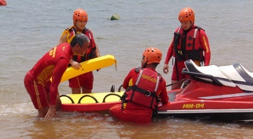 Bombeiros fiscalizarão clubes e balneários no período de Carnaval Fiscalização realizada em balneário no município de Coxim (MS) - Foto: Ascom/Bombeiros