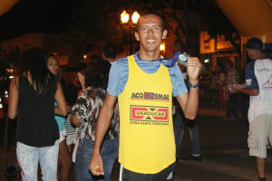 Baiana e paulista vencem 2ª meia maratona Ganhador categoria geral masculino, Paulo Aves dos Santos. (Foto:Gizele Almeida)