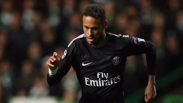 Neymar doa camisa para entidade que atende mulheres com câncer Divulgação