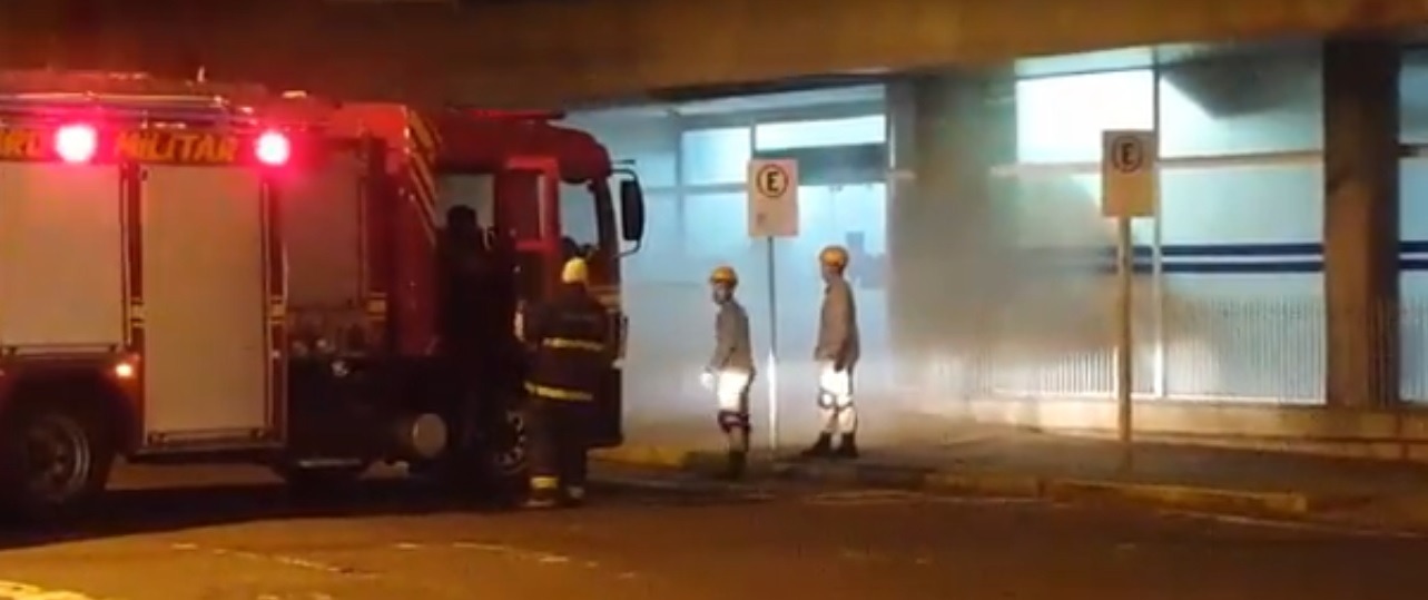 Bombeiros e PM são acionados por causa de fumaça em agência CEF